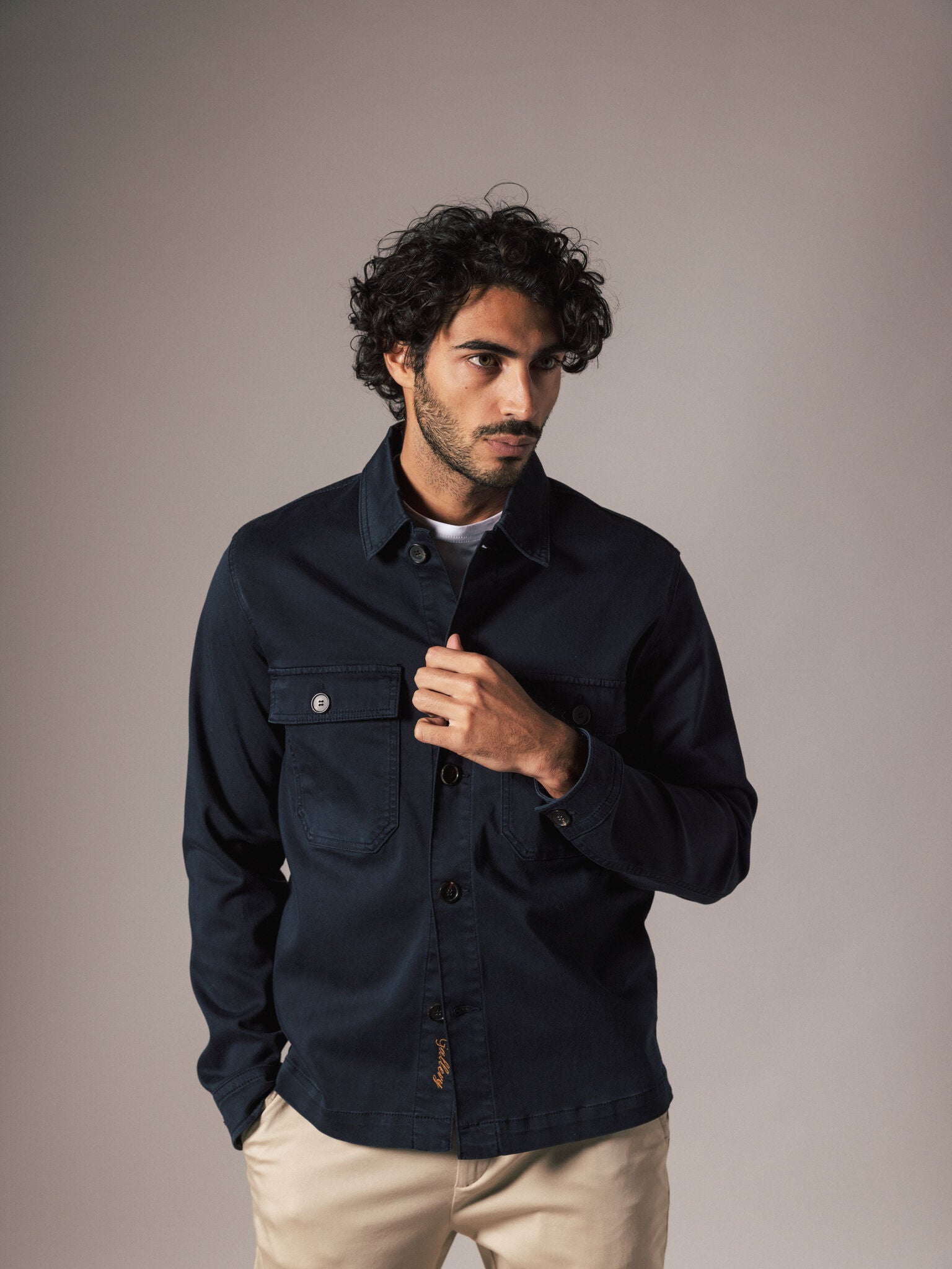 Modelshot / Navy / Detail